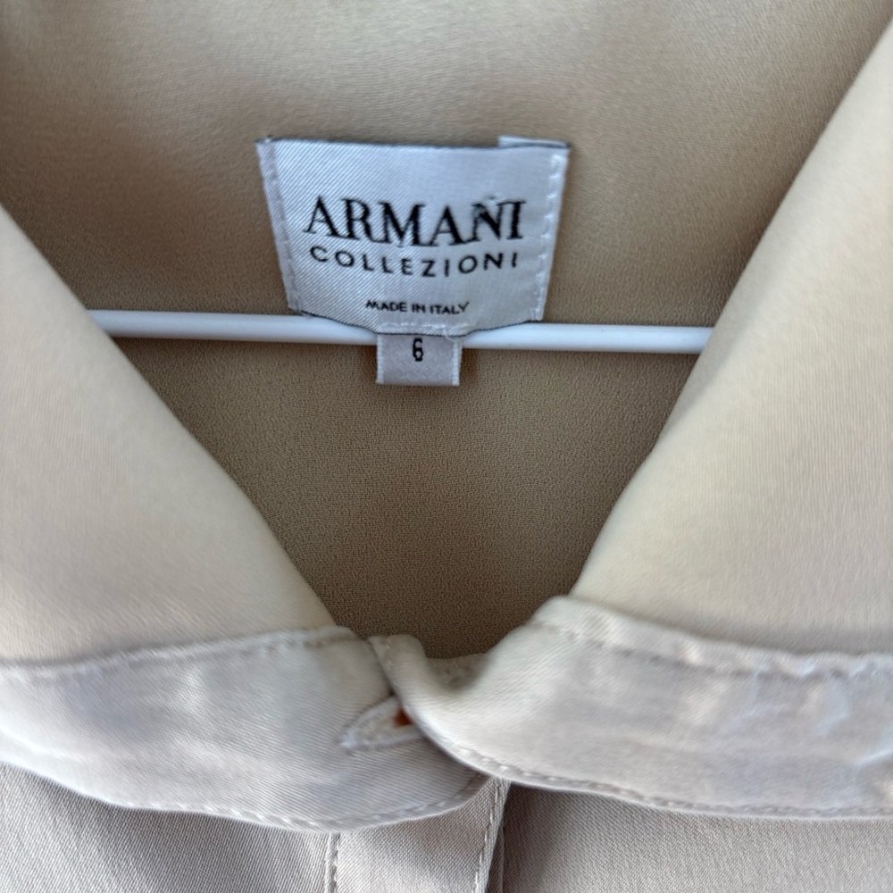 Vintage Armani Collezioni Beige Sleeveless Button-Down Crop Blouse Top Sz 6 - Picture 5 of 9